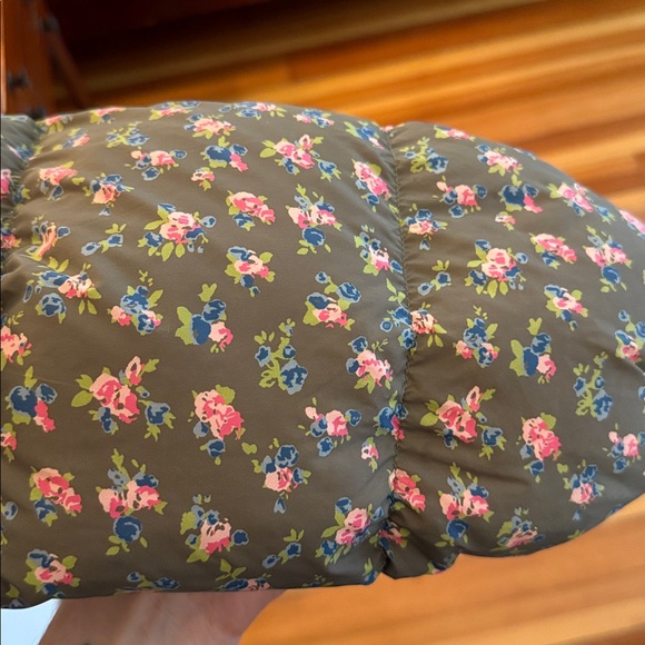 Floral Hooded Down Puffer Jacket - the GREAT. - Picture 2 of 3